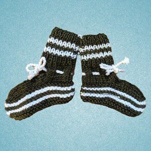 Hand-Knitted Unisex Newborn Baby Brown Socks NWT 🌺HP